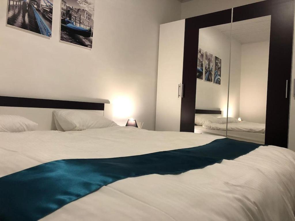 Posteľ alebo postele v izbe v ubytovaní Pilot's Manor - Airport Villa