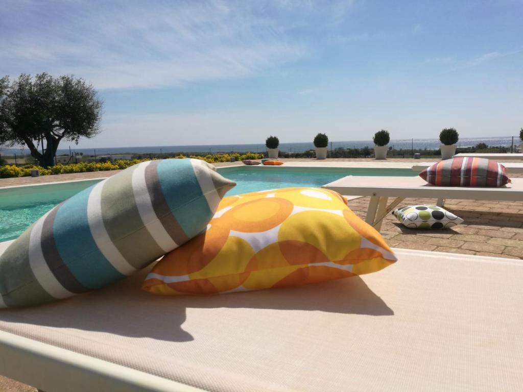 Bazén v ubytování B&B Giglio Marino nebo v jeho okolí