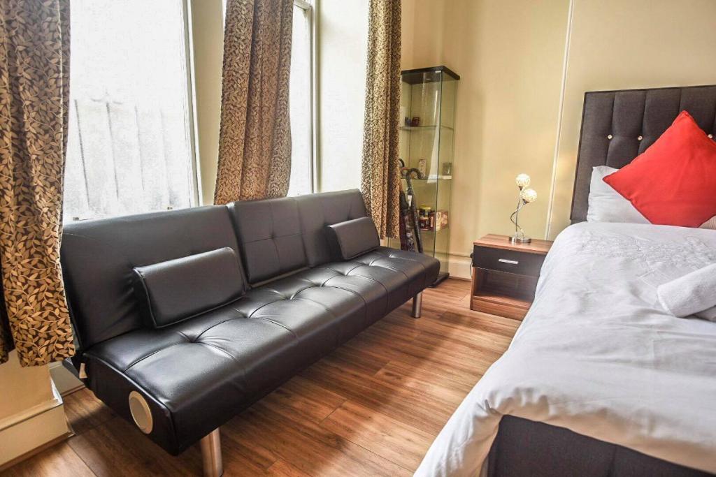 Stupendous City Centre Flat Close to Princess Street.