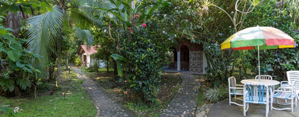Zahrada ubytování Cabinas Iguana Cahuita