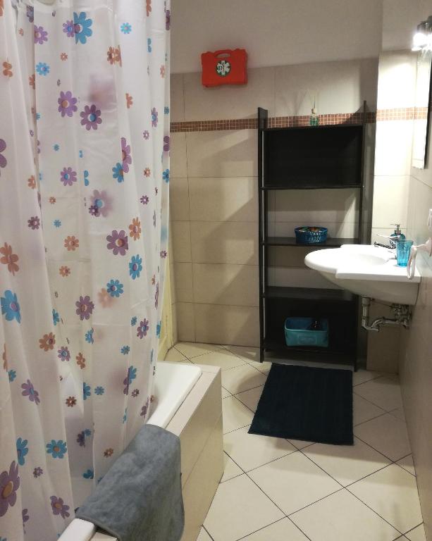 A bathroom at B&B Stelle Di Roma