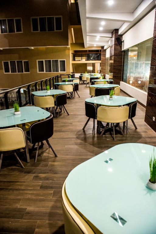 Restaurace v ubytování Grand Padis Hotel