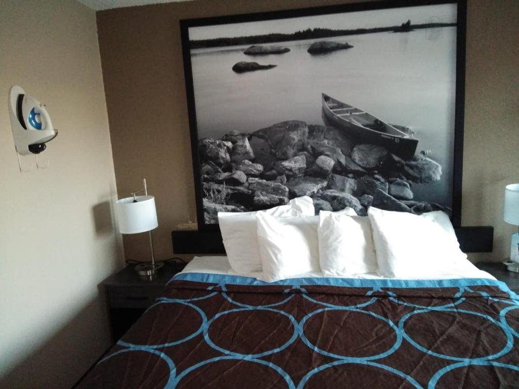 Super 8 by Wyndham Glenwood - Queen Room - Mobiliteitstoegang/niet -roken