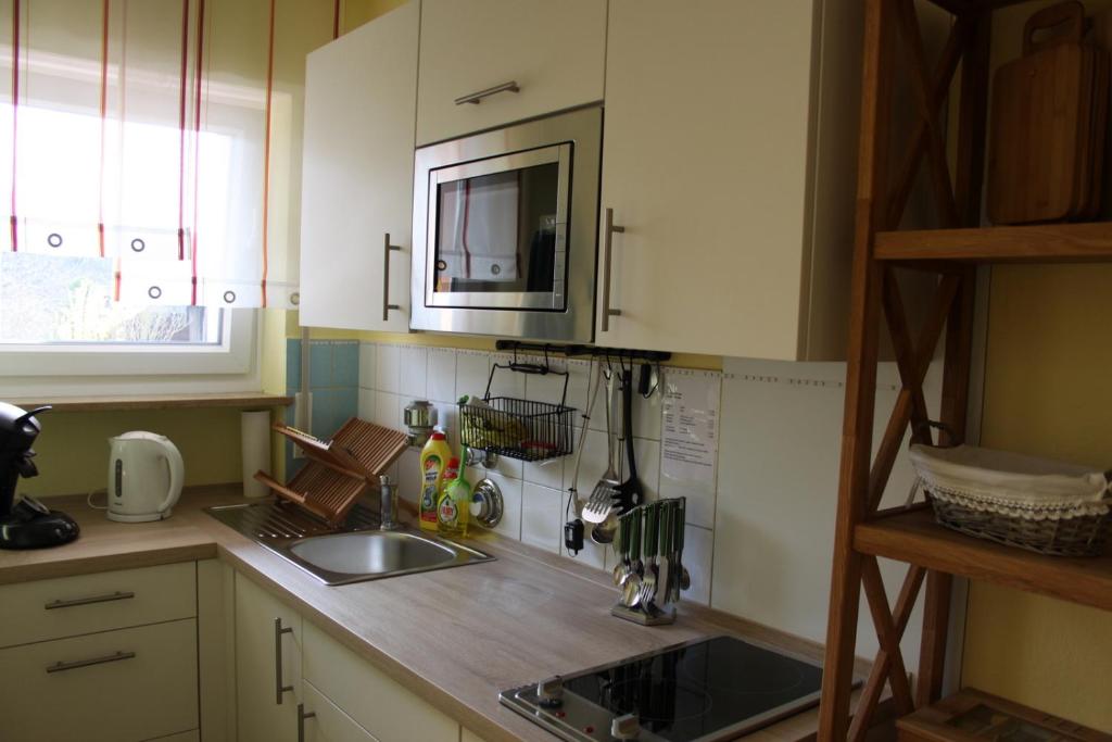 Kuchyň nebo kuchyňský kout v ubytování Ferienwohnung Markmann