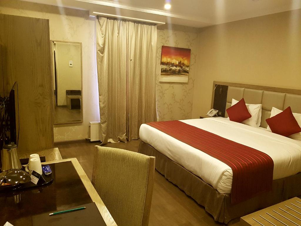 Ramada by Wyndham Bishkek Centre - Deluxe King Room - Non-Smoking