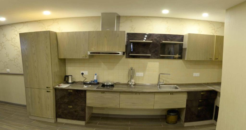 Ramada by Wyndham Bishkek Centre - Junior King Suite - Non-Smoking