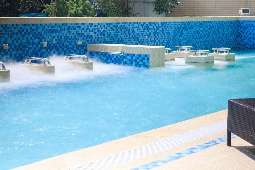 Bazén v ubytování HOTEL PIN Jiaoxi nebo v jeho okolí