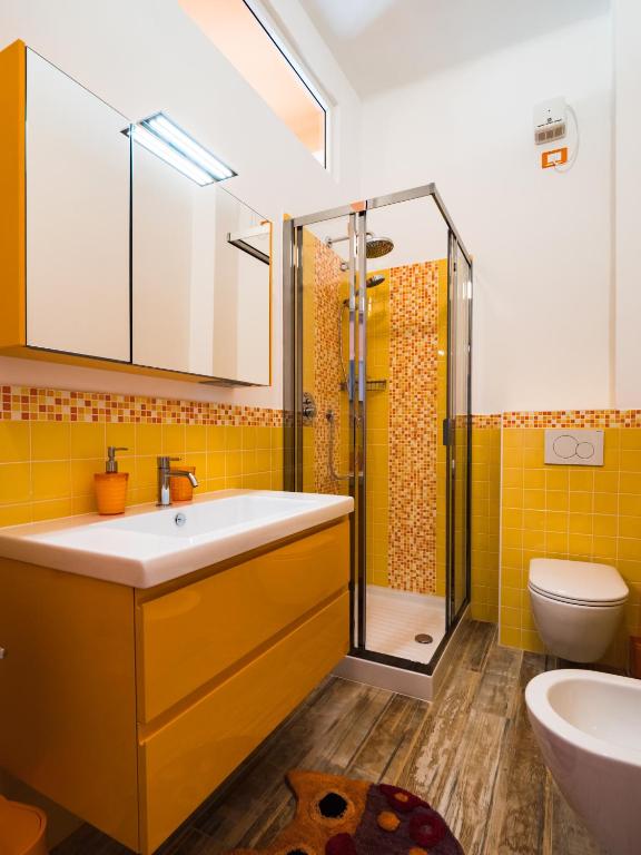 A bathroom at B&B VILLA TOZZA