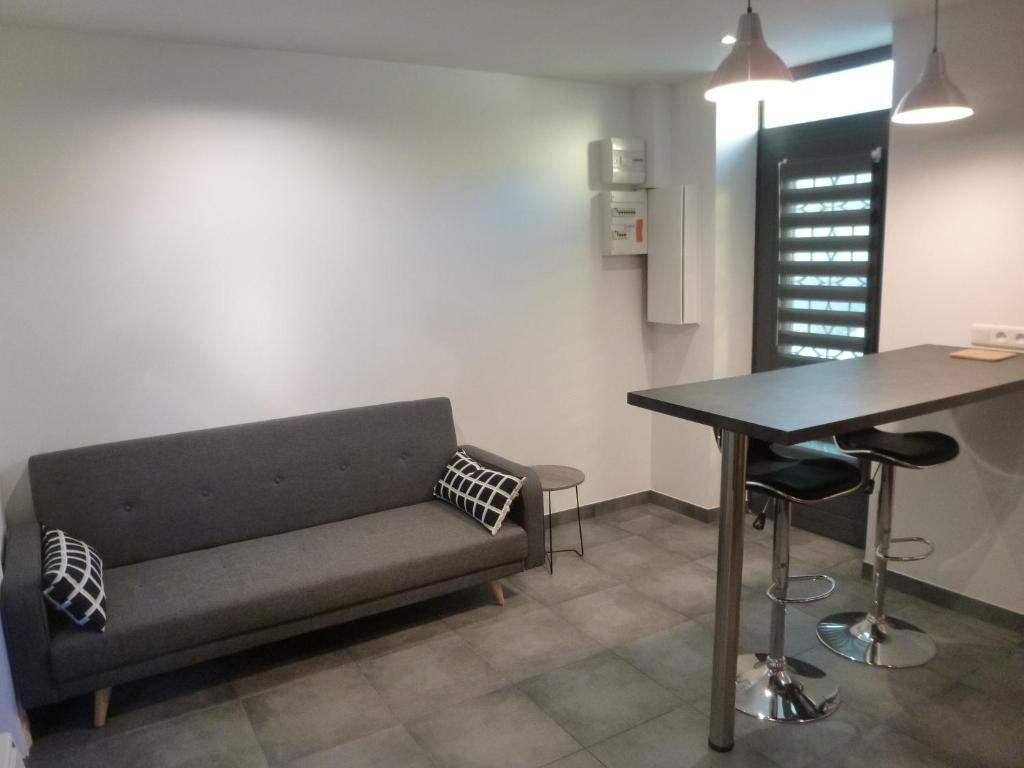 5 Place Henri Dunant - Appartement Met één Slaapkamer