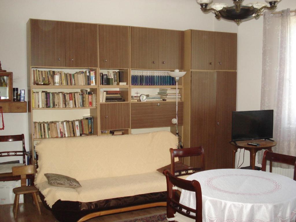 Knižnica v apartmáne