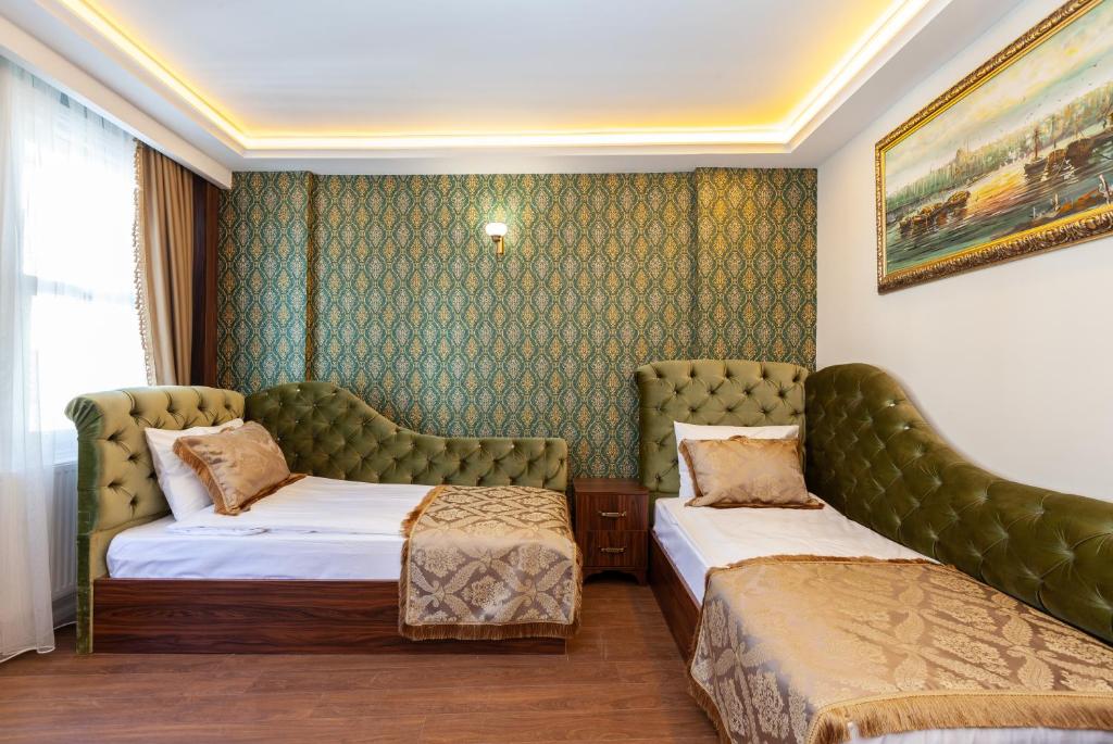 Rose Mansion by Otantik Suites - Deluxe Apartment
