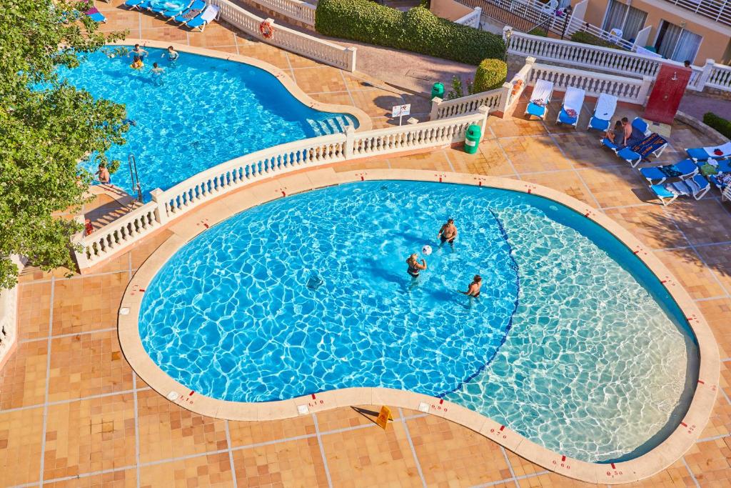 Bazén v ubytování MLL Palma Bay Club Resort nebo v jeho okolí