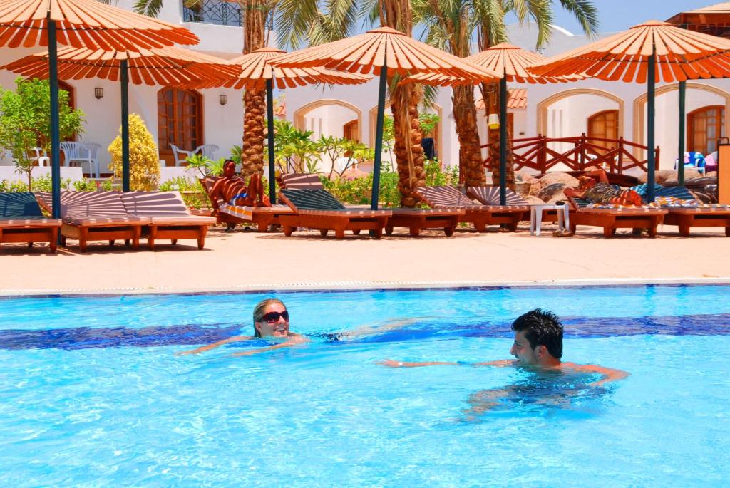Bazén v ubytování Coral Hills Resort Sharm El-Sheikh nebo v jeho okolí