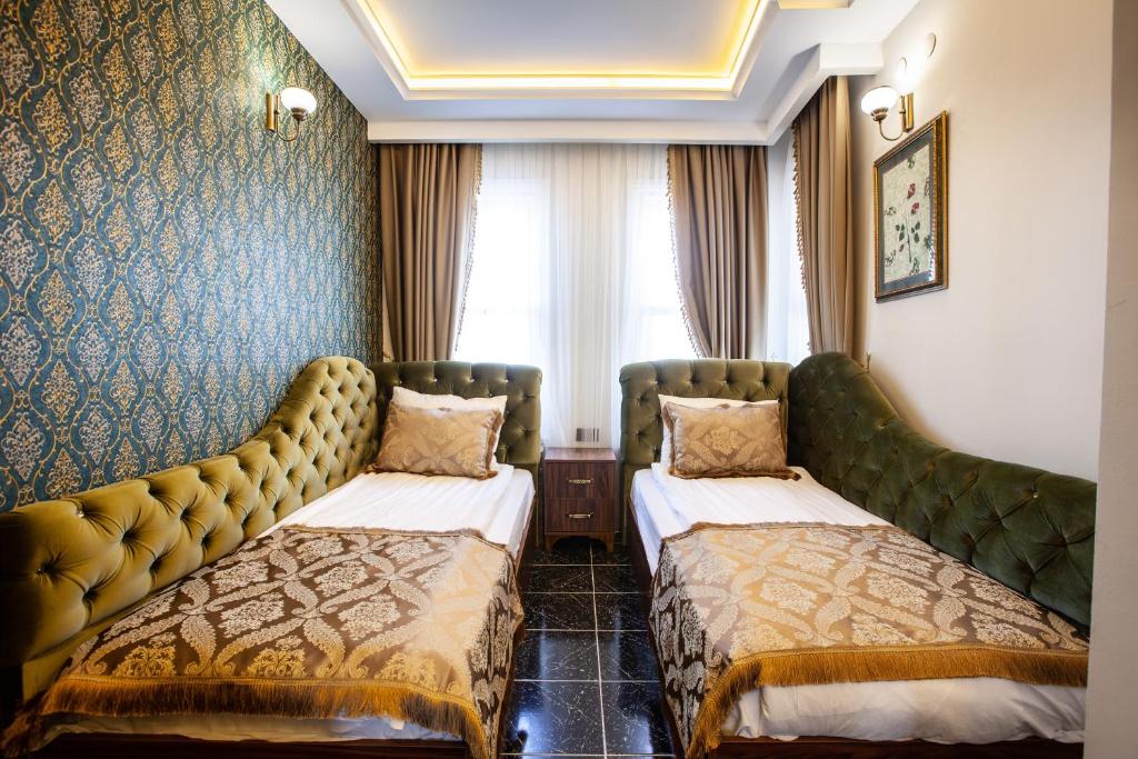 Rose Mansion by Otantik Suites - Standard Apartment