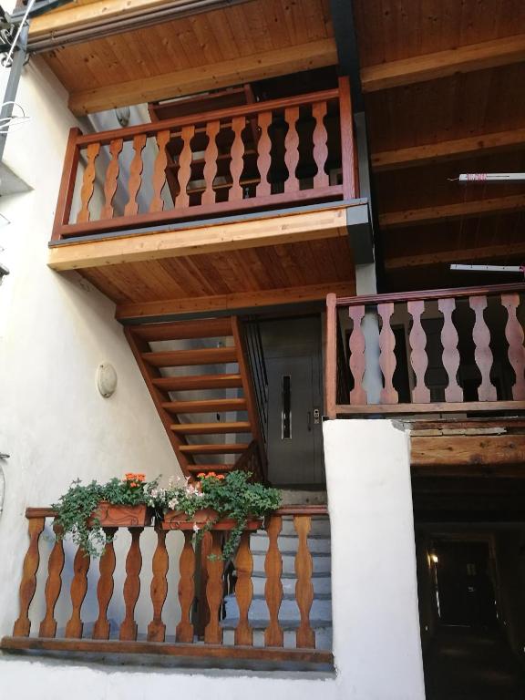 Balkon lub taras w obiekcie Appartamento" Le Bourg 61" VDA CIR 0208