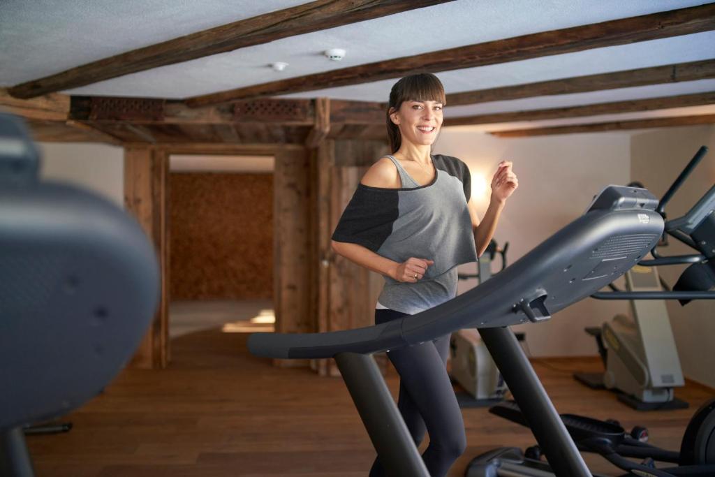 Fitness centrum a/nebo fitness zařízení v ubytování Hotel Cristallo - Wellness Mountain Living