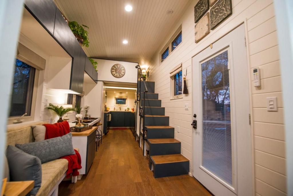 Montana Escape Elegant Tiny House in Waco Near Magnolia - Departamento
