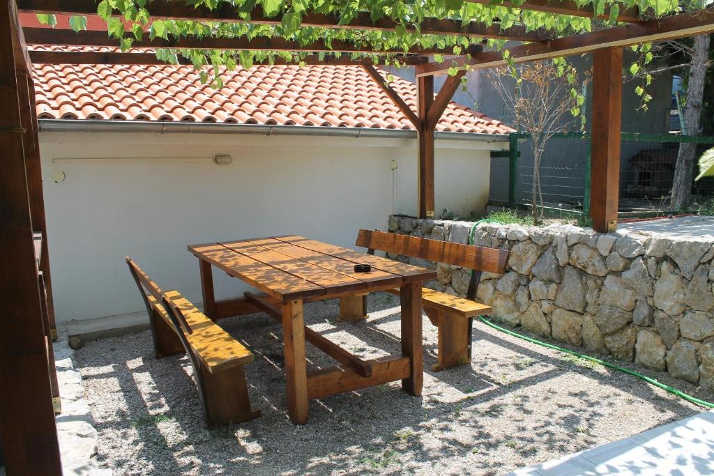 Zdjęcie z galerii obiektu Apartments Isabela w Bašce