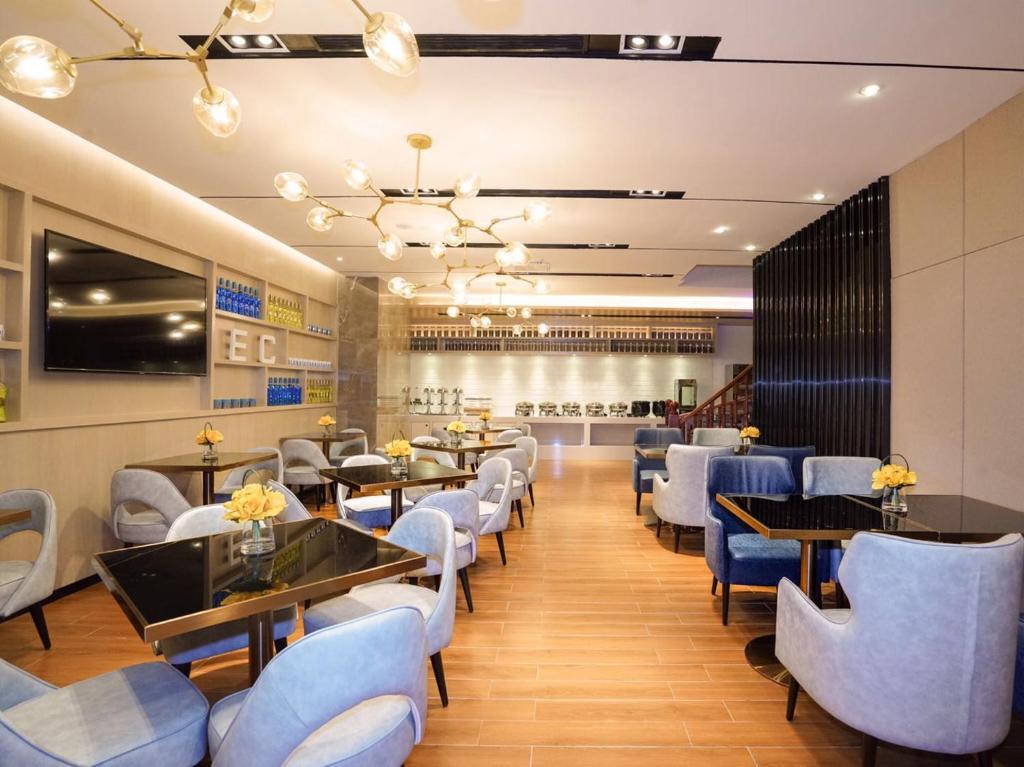 Posezení v ubytování Echarm International Hotel Canton Tower Pazhou Convention and Exhibition Center Lujiang Subway Metro Branch - Free Shuttle Bus to Canton Fair Complex During Canton Fair Period
