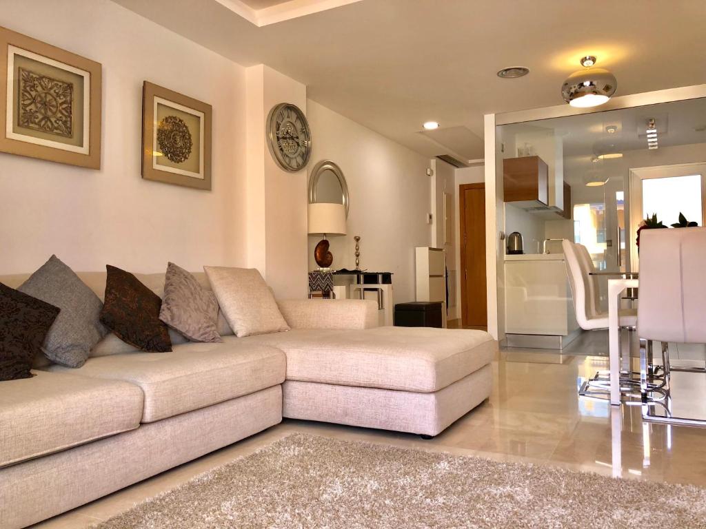 Posezení v ubytování Beautiful penthouse perfect location