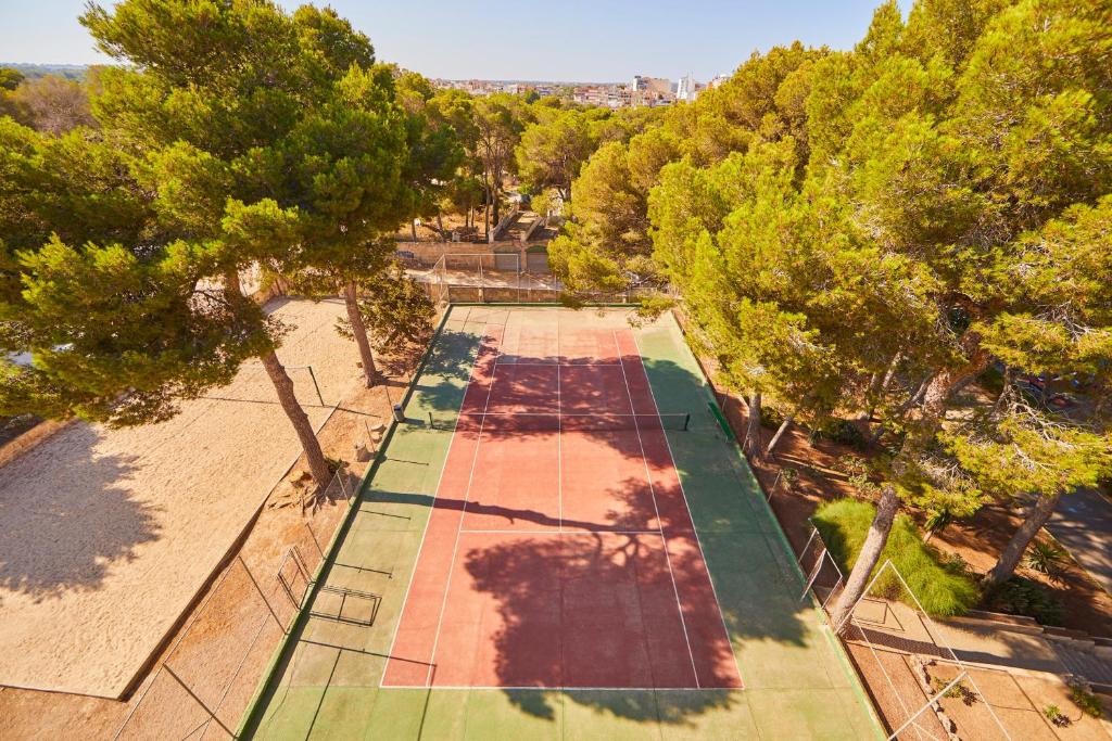 Tenis a/nebo squash v ubytování MLL Palma Bay Club Resort nebo okolí