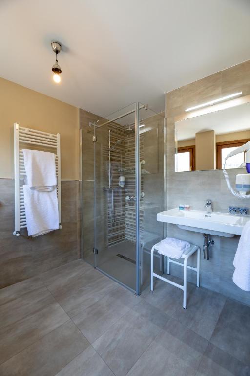 Koupelna v ubytování HOSTAL RIO ARA BELLOSTA by Vivere Stays