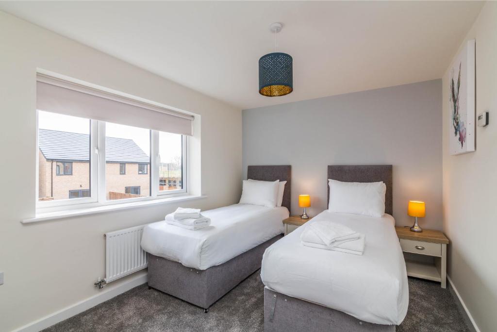 Blackstone Walk - Fabulous Houses with Parking - Two-Bedroom House