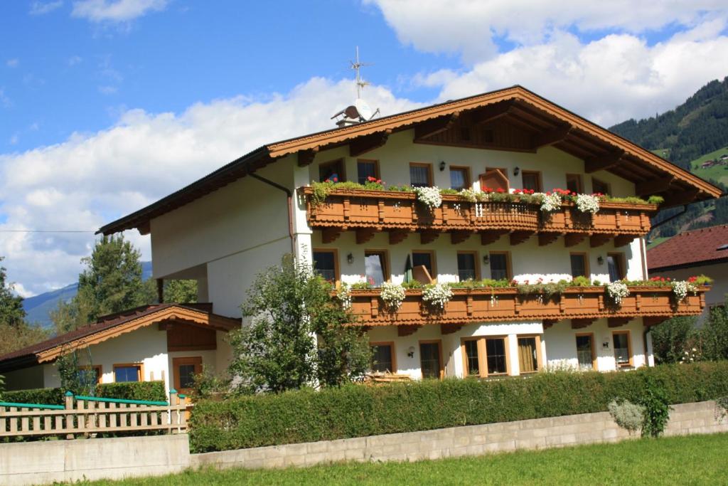 Nespecifikovaný výhled na hory nebo výhled na hory při pohledu z apartmánu