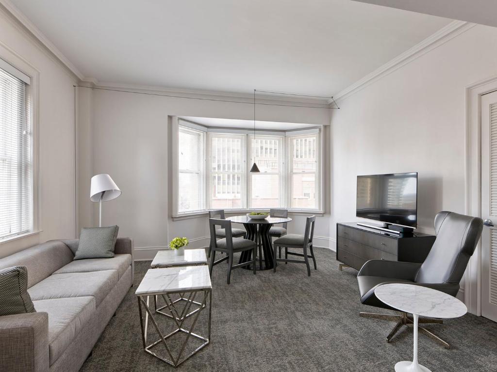 Posezení v ubytování Hotel AKA Rittenhouse Square