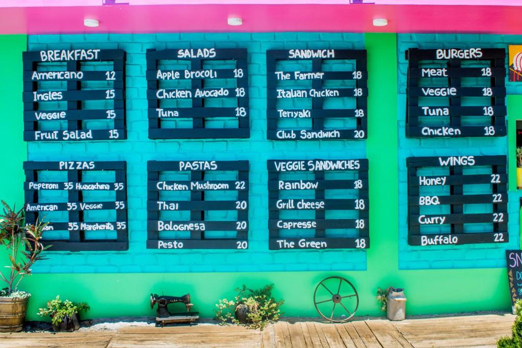 Certifikát, hodnocení, plakát nebo jiný dokument vystavený v ubytování The Upcycled Hostel Huacachina