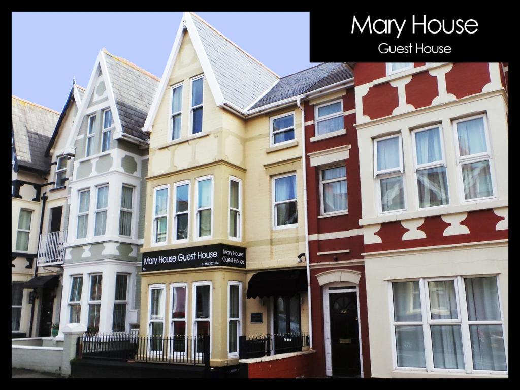 a group of houses on a city street at Mary House 46 in Porthcawl