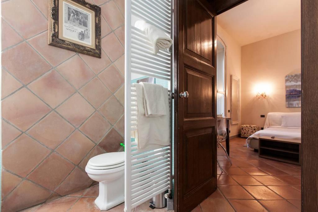 חדר רחצה ב-Camera Navigli con bagno privato