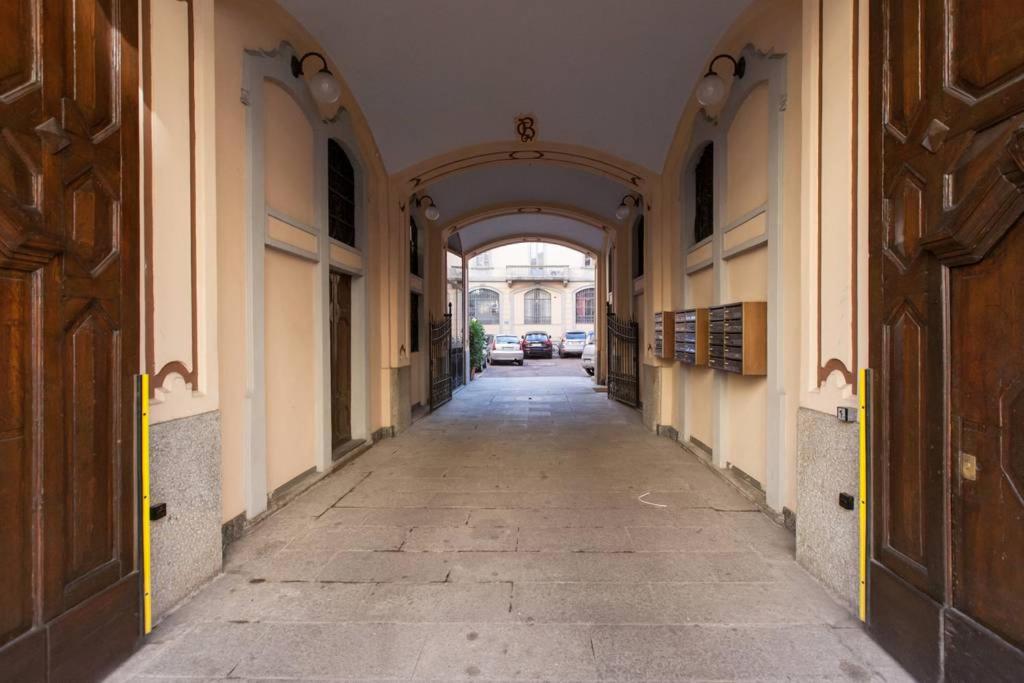 החזית או הכניסה של Camera Navigli con bagno privato