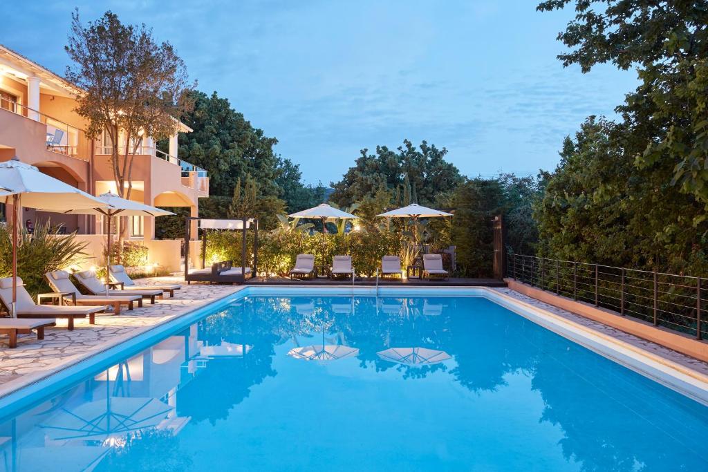 Bazén v ubytování Lena Mare Boutique Hotel nebo v jeho okolí