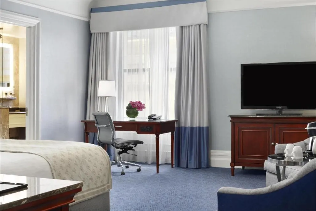 Fairmont Gold Double Room with Two Double Beds - City or Interior Facade View