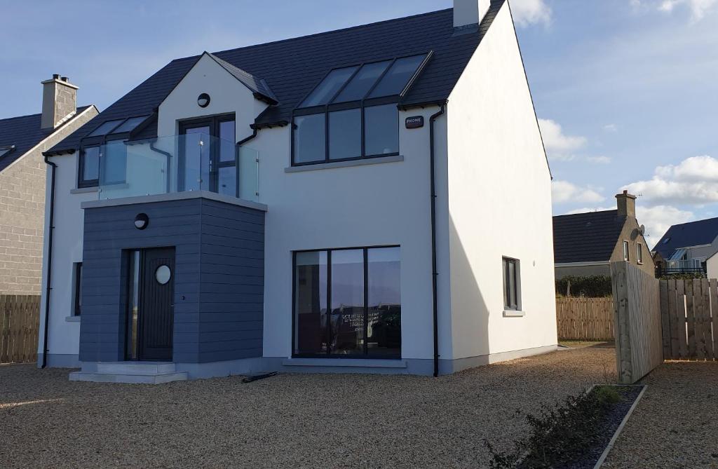 Gallery image of No 5 sandycove in Donegal
