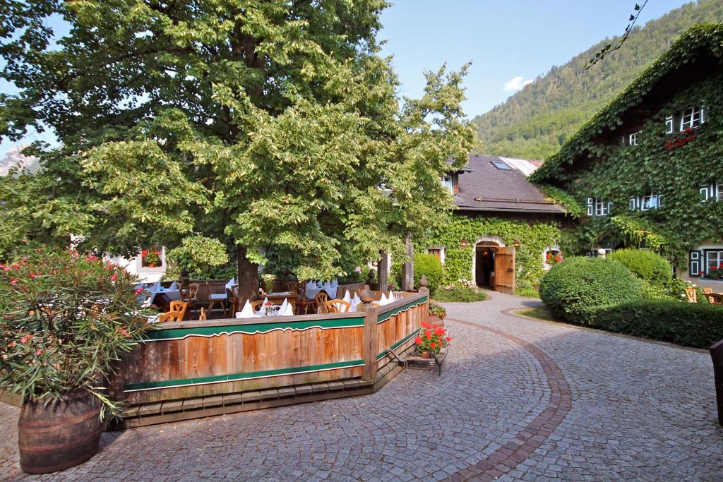 Nespecifikovaný výhled na hory nebo výhled na hory při pohledu z hotelu