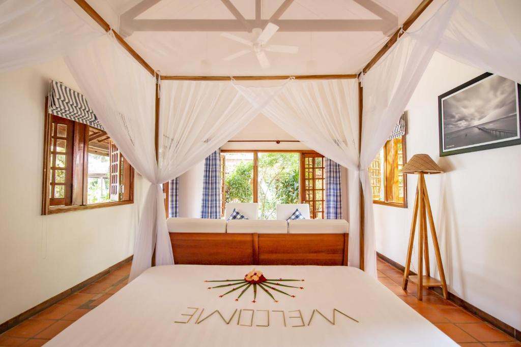 Phòng Deluxe Giường Đôi Nhìn Ra Biển