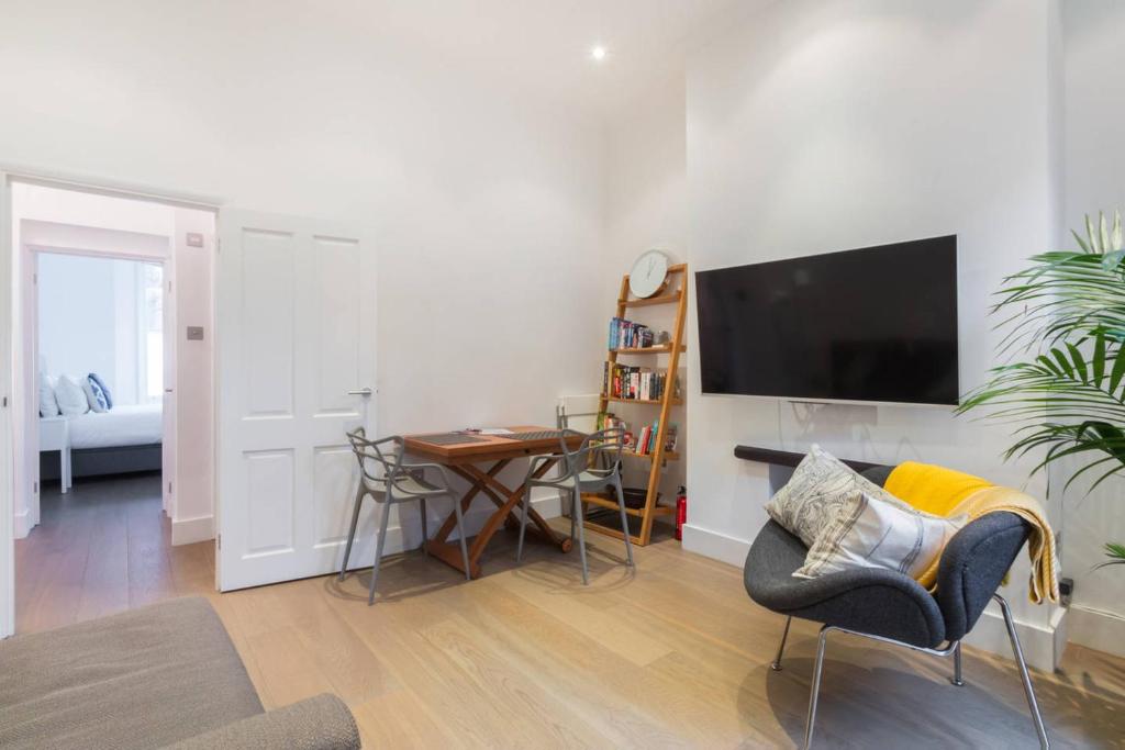 Modern, stylish and luxurious 1 bed flat