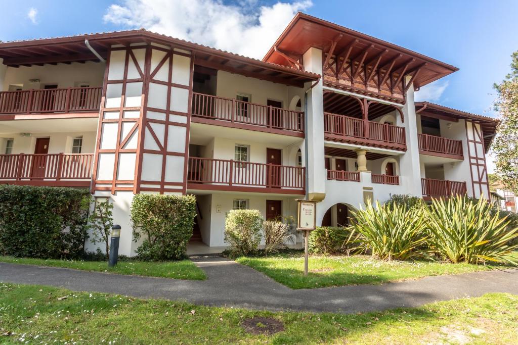 Photo de la galerie de l'établissement Appartement 4 couchages dans résidence avec piscine entre golf et lac de Biscarrosse, à Biscarrosse