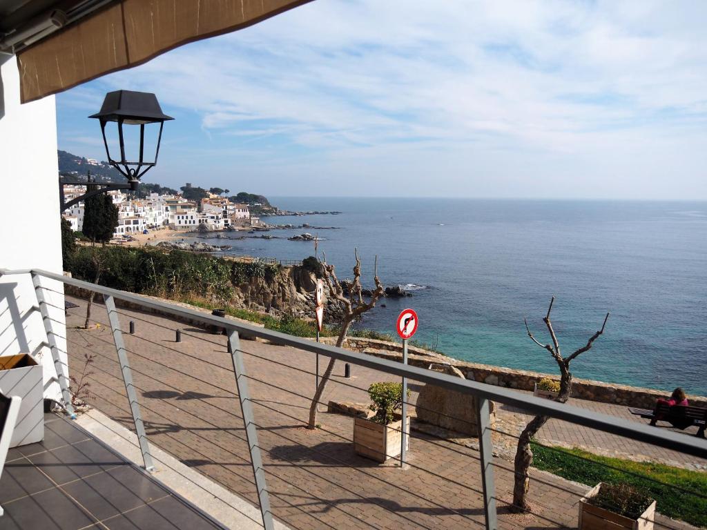 Apartamento frente al mar en la mejor ubicación de Calella ...