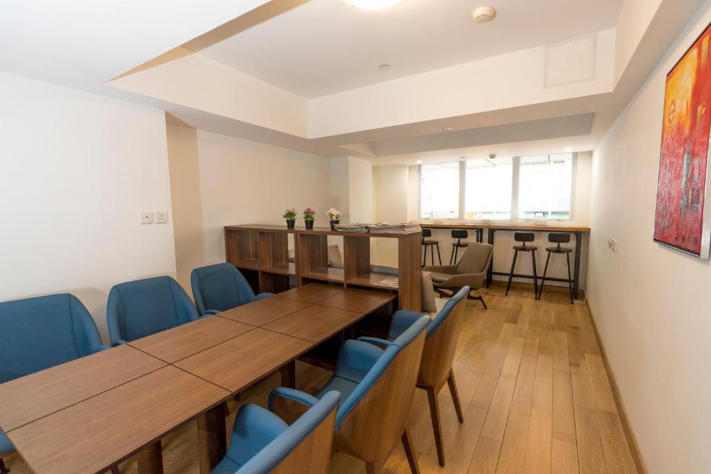 Homy Residence 4