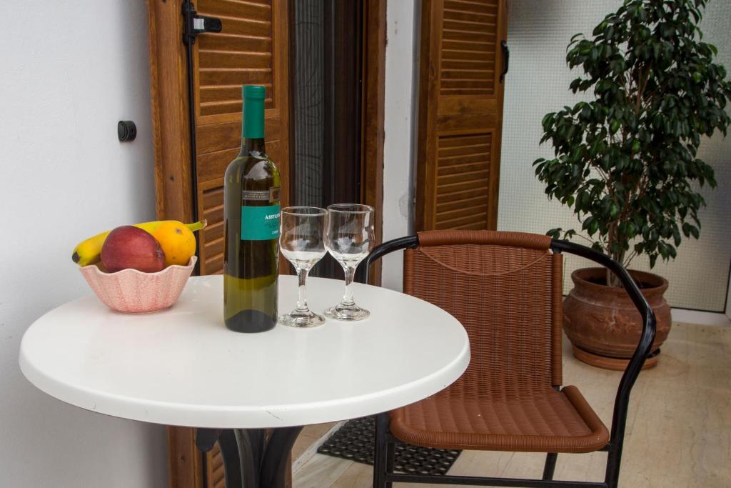 Nápoje v ubytování Natsios Apartments
