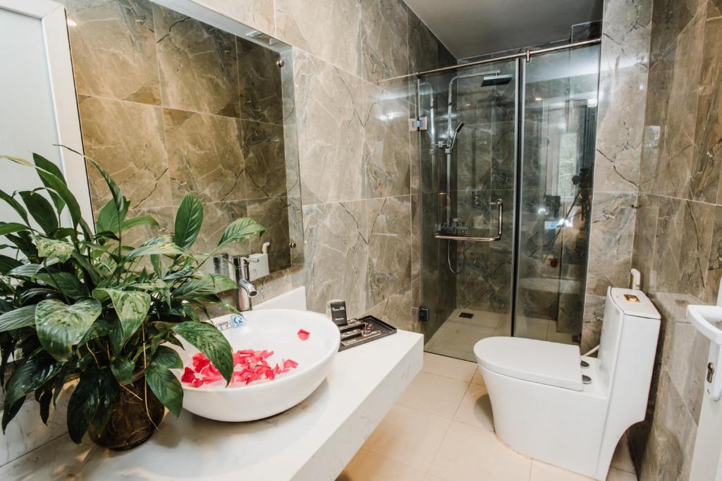 Koupelna v ubytování Hotel Royal
