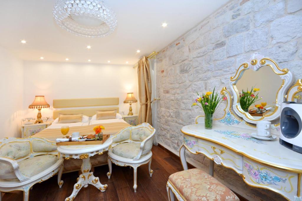Jupiter Luxury Hotel - Standard Double Room