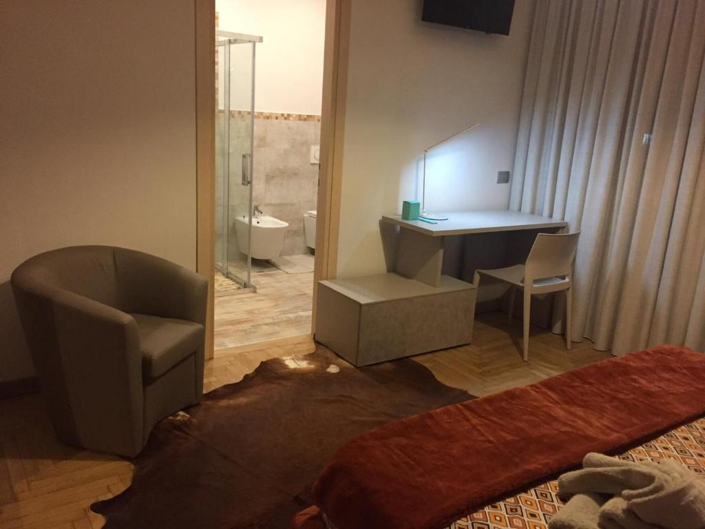 via roma 12 VERONA - 13