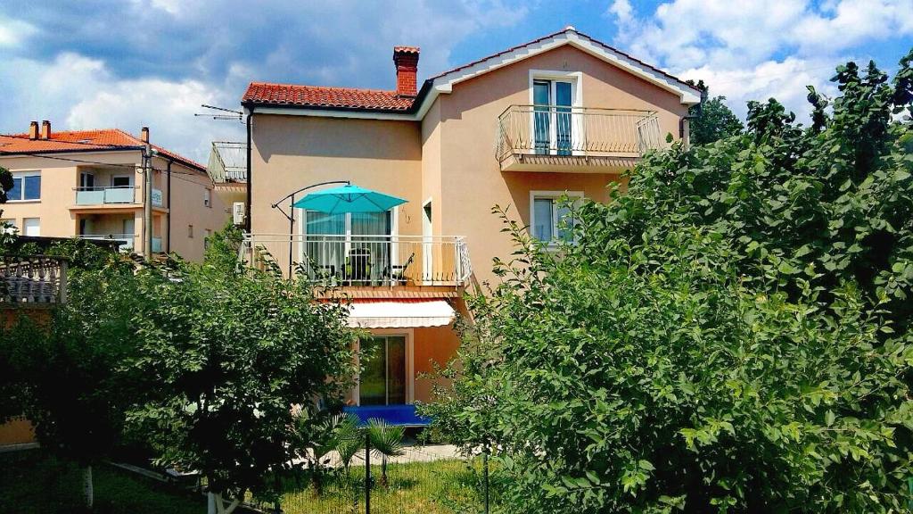 Budova, kde se apartmán nachází