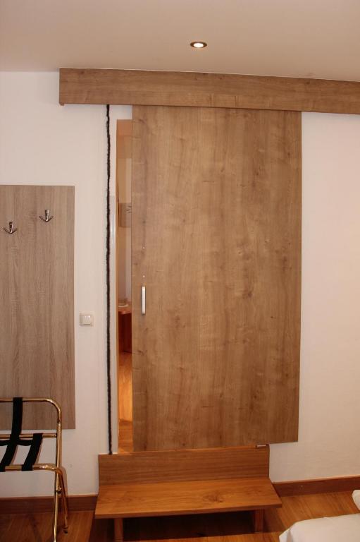 Fotografie z fotogalerie ubytování Hotel-Pension Falkensteiner v destinaci Sankt Gilgen