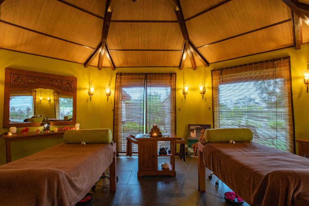 Postel nebo postele na pokoji v ubytování Aanari Hotel & Spa- Mauritius