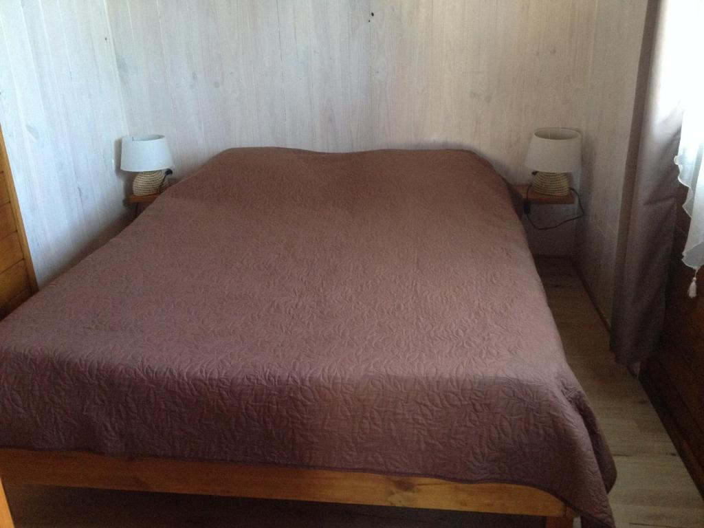 Postel nebo postele na pokoji v ubytování Les Bungalows les Vanilliers, Sud Sauvage avec piscine